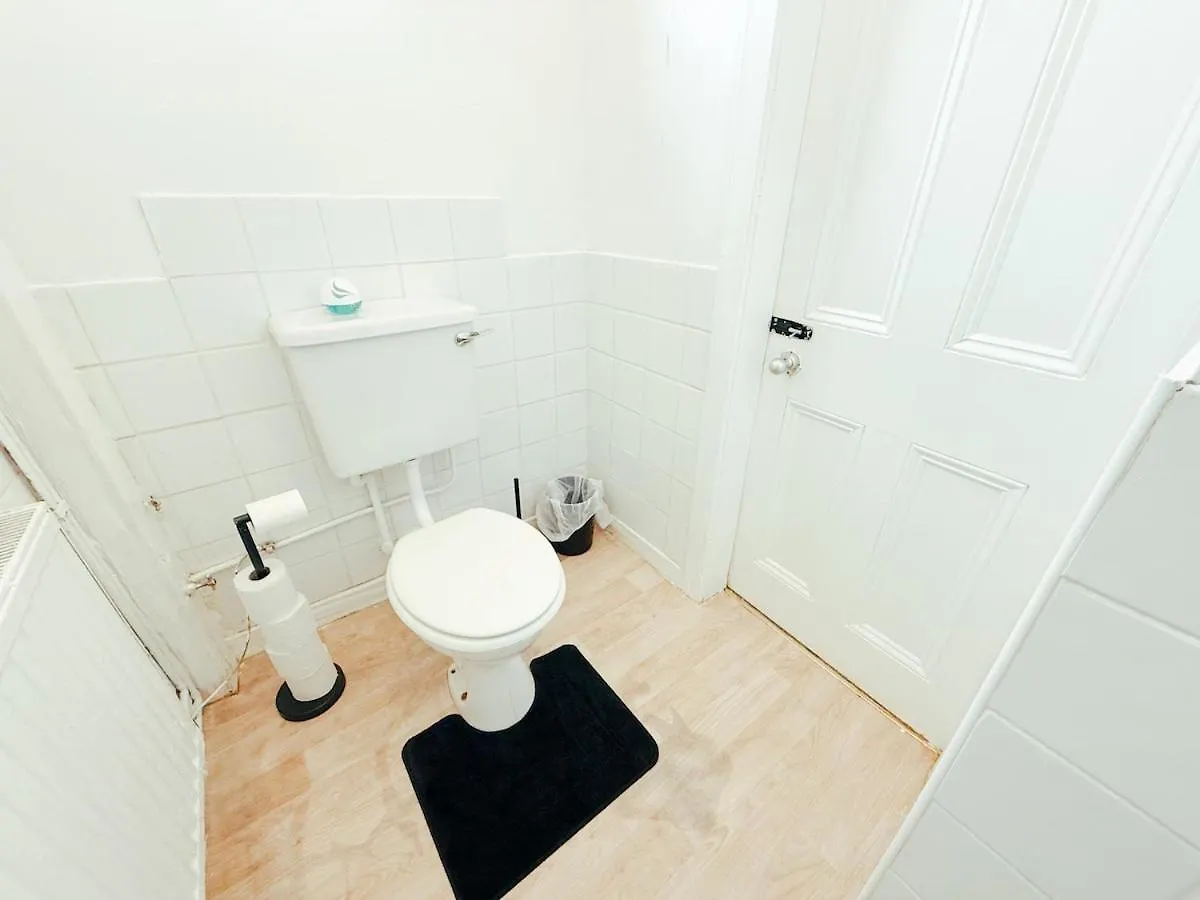 Apartament Chic Victorian 2-Bed Duplex Flat - Free Parking Bradford  0*, Bradford (West Yorkshire)