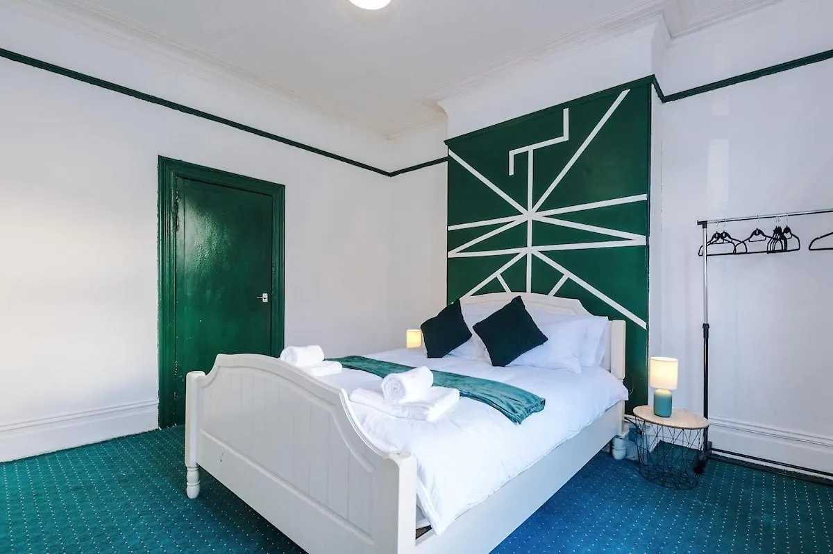 Apartament Chic Victorian 2-Bed Duplex Flat - Free Parking Bradford  Wielka Brytania